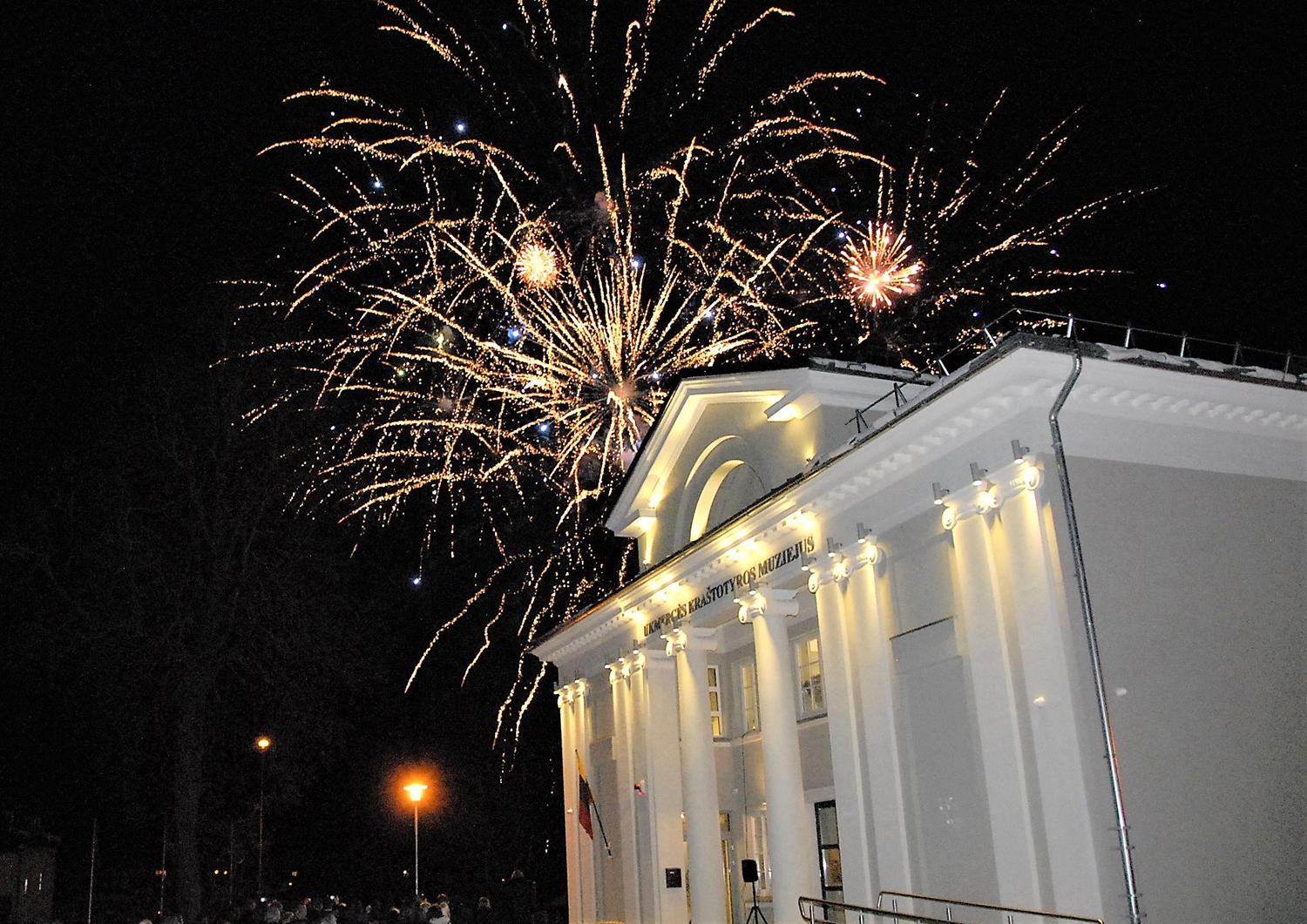 Fejerverkų prašo nenaudoti / Fejerverkų garsai gąsdina gyventojus.  Gedimino Nemunaičio nuotr.