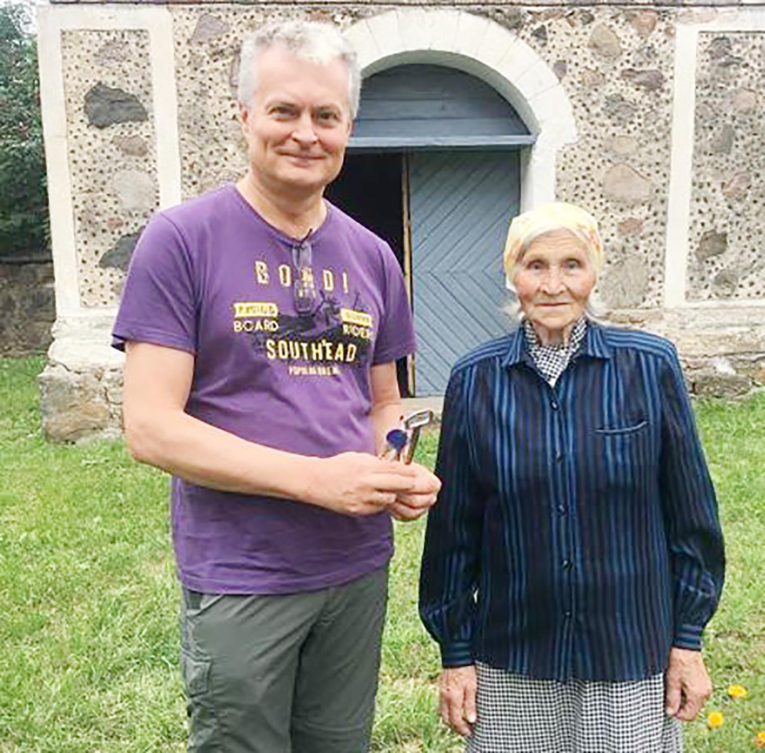 G. Nausėda garsiosios Kotrynos į inauguraciją nekvietė – žada pats apsilankyti Pabaiske / Gitanas Nausėda su ponia Kotryna.  Asmeninio albumo nuotr.