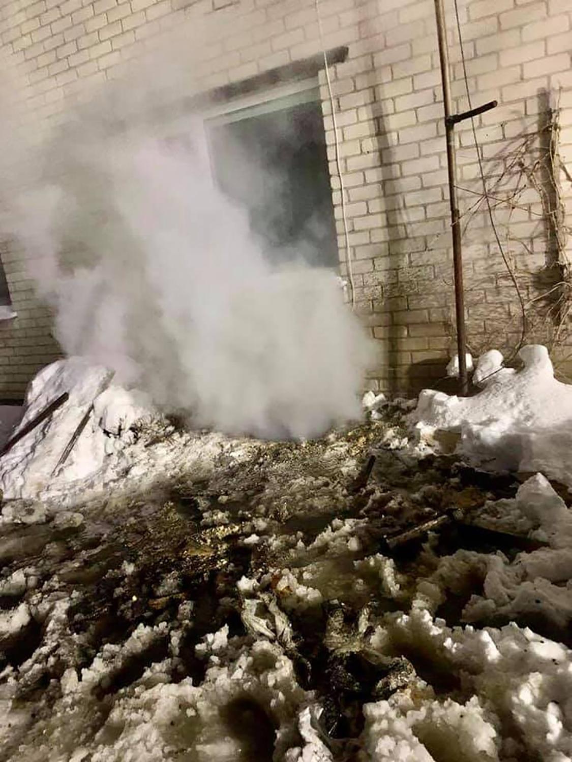 Gaisrai niokojo gyventojų turtą / Užgesinus Lyduokiuose rūsyje kilusį gaisrą