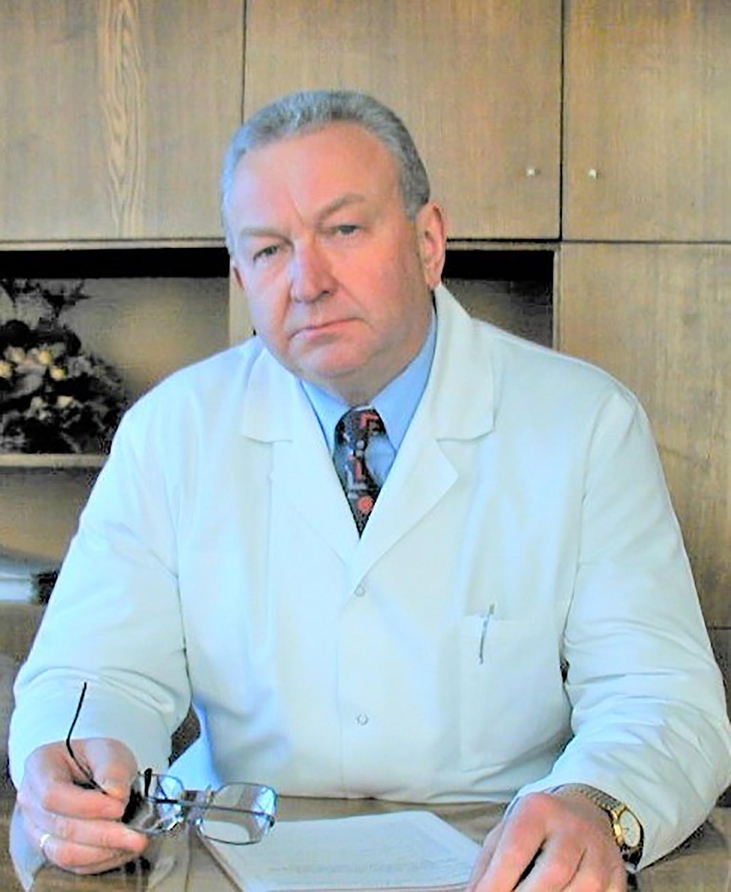 Garbės piliečio vardas suteiktas V. Spruogiui / Dešimtuoju Ukmergės rajono garbės piliečiu tapo V. Spruogis.   Redakcijos archyvo nuotr.