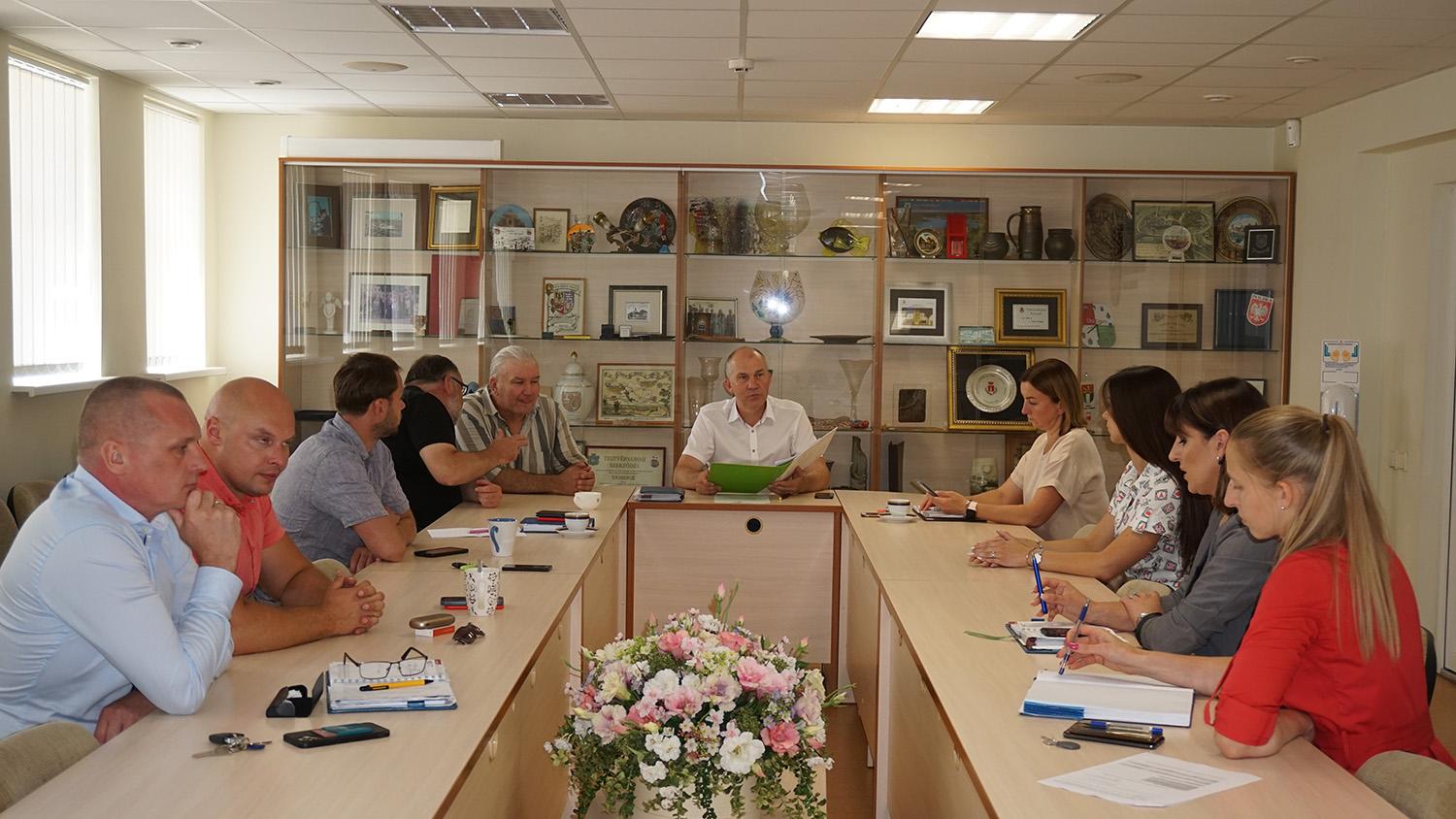 Gatvių pavadinimų nutarė nekeisti / Daivos Zimblienės nuotr. Posėdžiauja mero Rolando Janicko potvarkiu sudaryta darbo grupė viešųjų erdvių desovietizacijos veiksmų planui parengti.