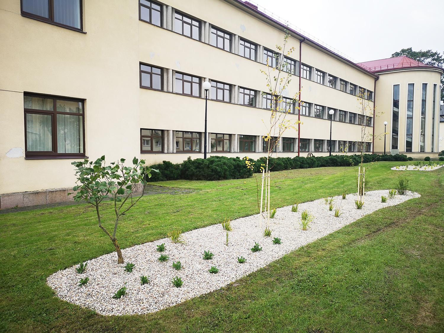 Gimnazijos erdves įrengti padeda ir tėvai