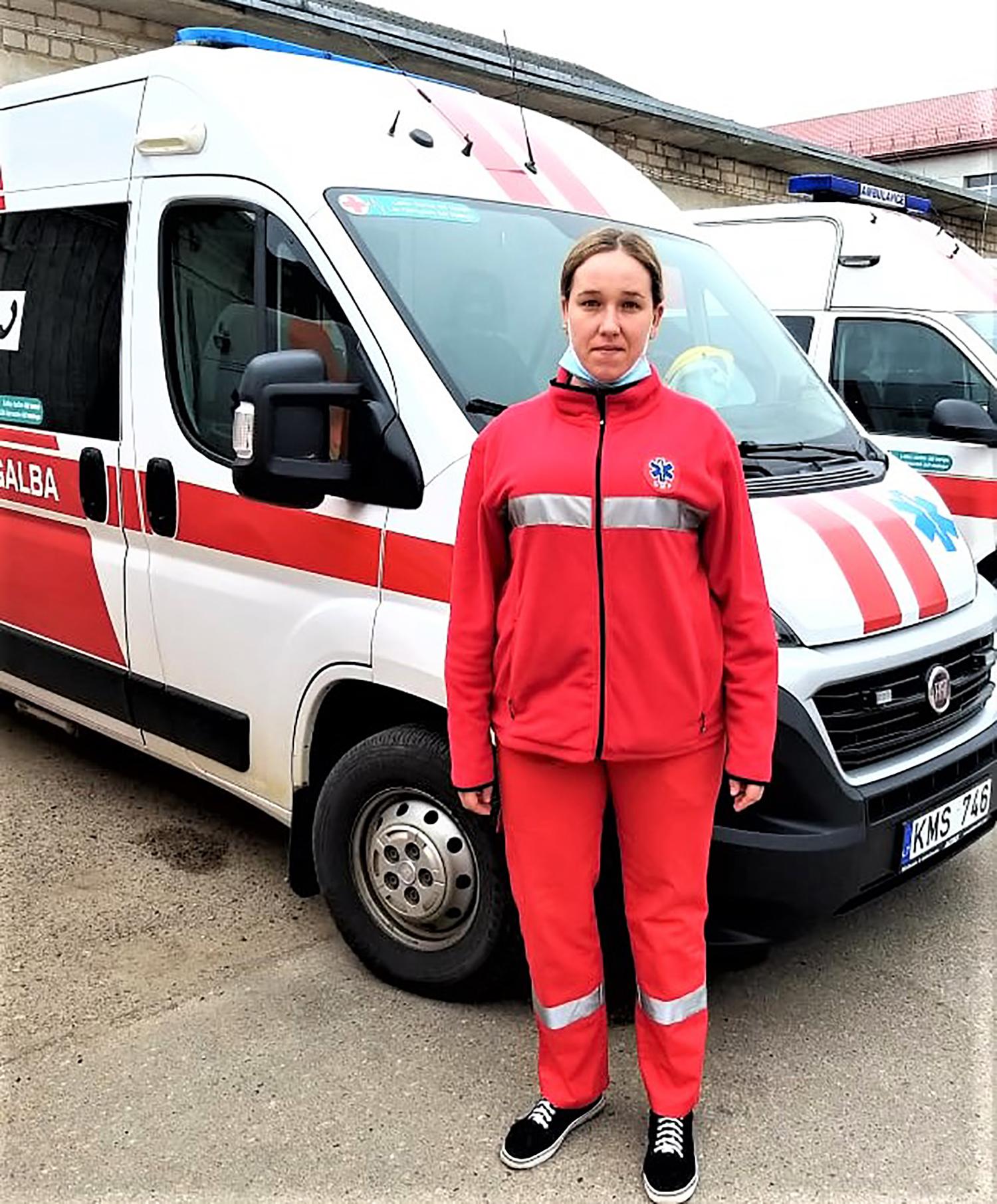 Greitosios medicinos pagalbos kolektyvas sulaukė pastiprinimo / Kotryna – vienintelė iš visų kolegijos absolventų praktikai pasirinko Ukmergės miestą.