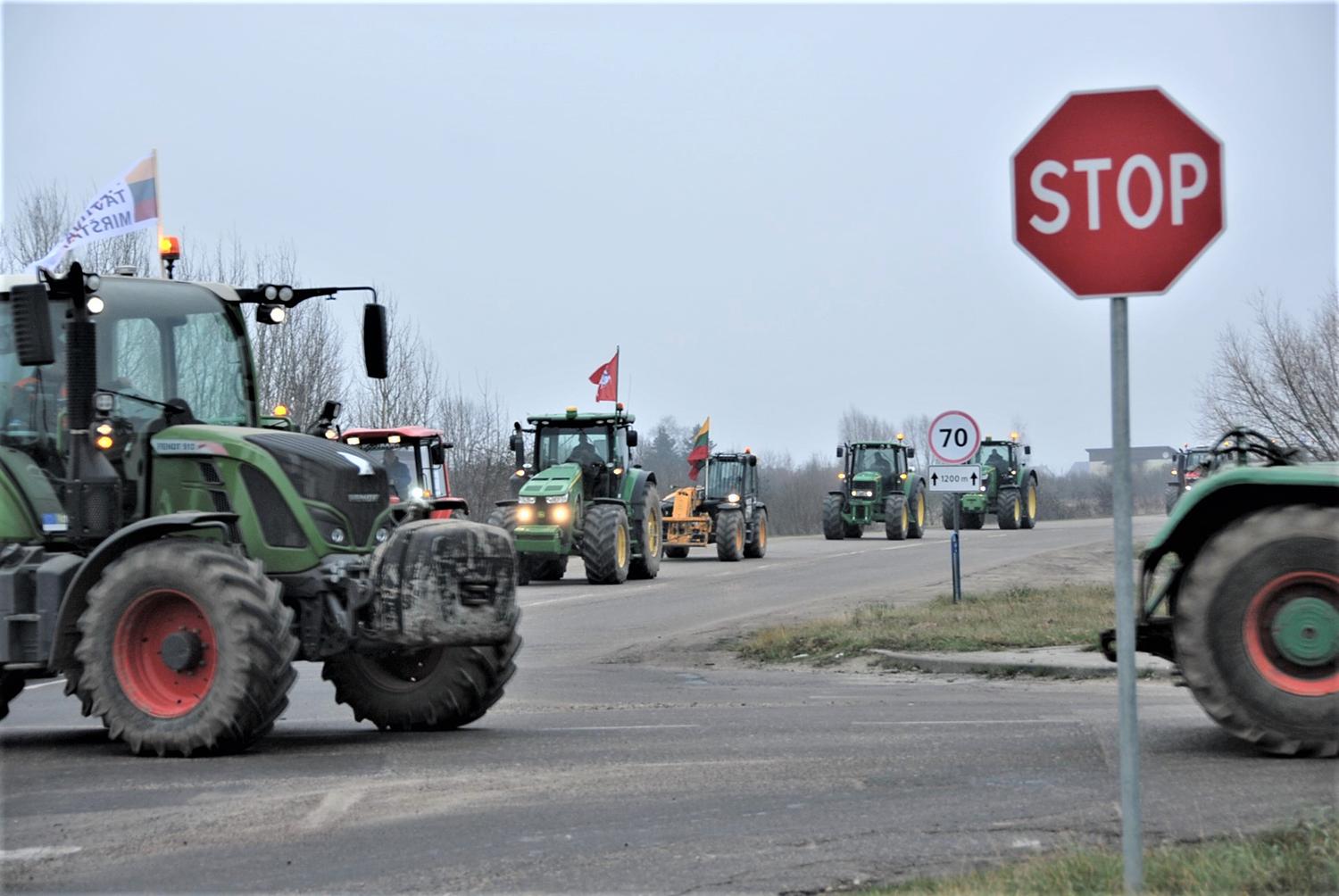 Gyventojai kelia eismo saugumo klausimus / Gedimino Nemunaičio nuotr. Ramygalos–Žiedo gatvių sankryža itin pavojinga