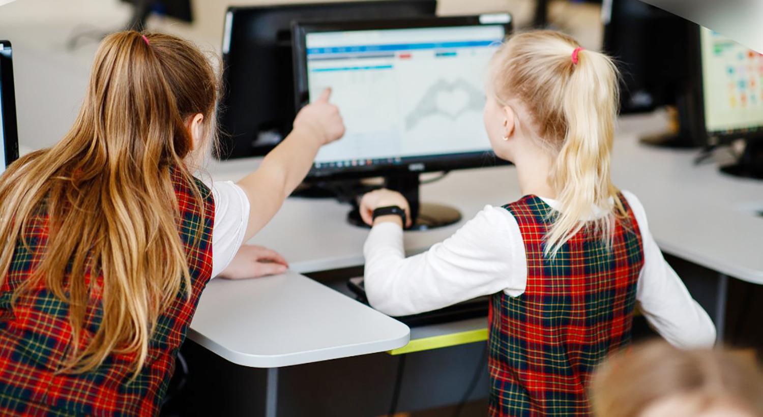 Į mokyklas dalis vaikų grįžta