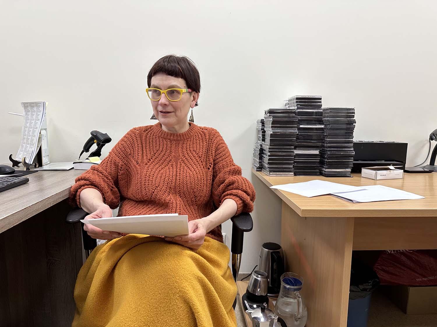 Įgyvendinant projektą rengiami garsiniai skaitymai / Autorės nuotr. Bibliotekininkė Asta Girnienė garsiai skaitė medžiagą