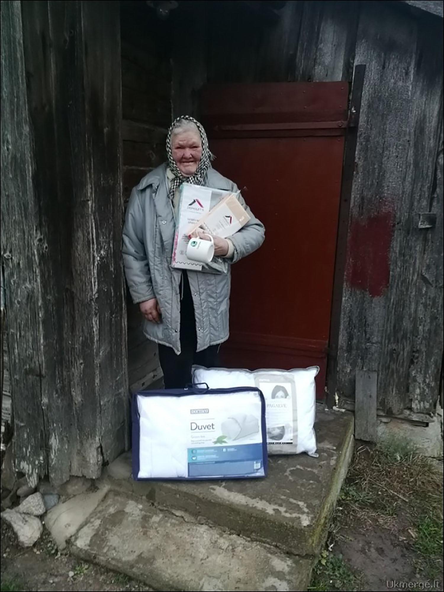 Įmonės kolektyvas išpildė senjorų svajones / Senjorus pradžiugino geradarių dovanos.