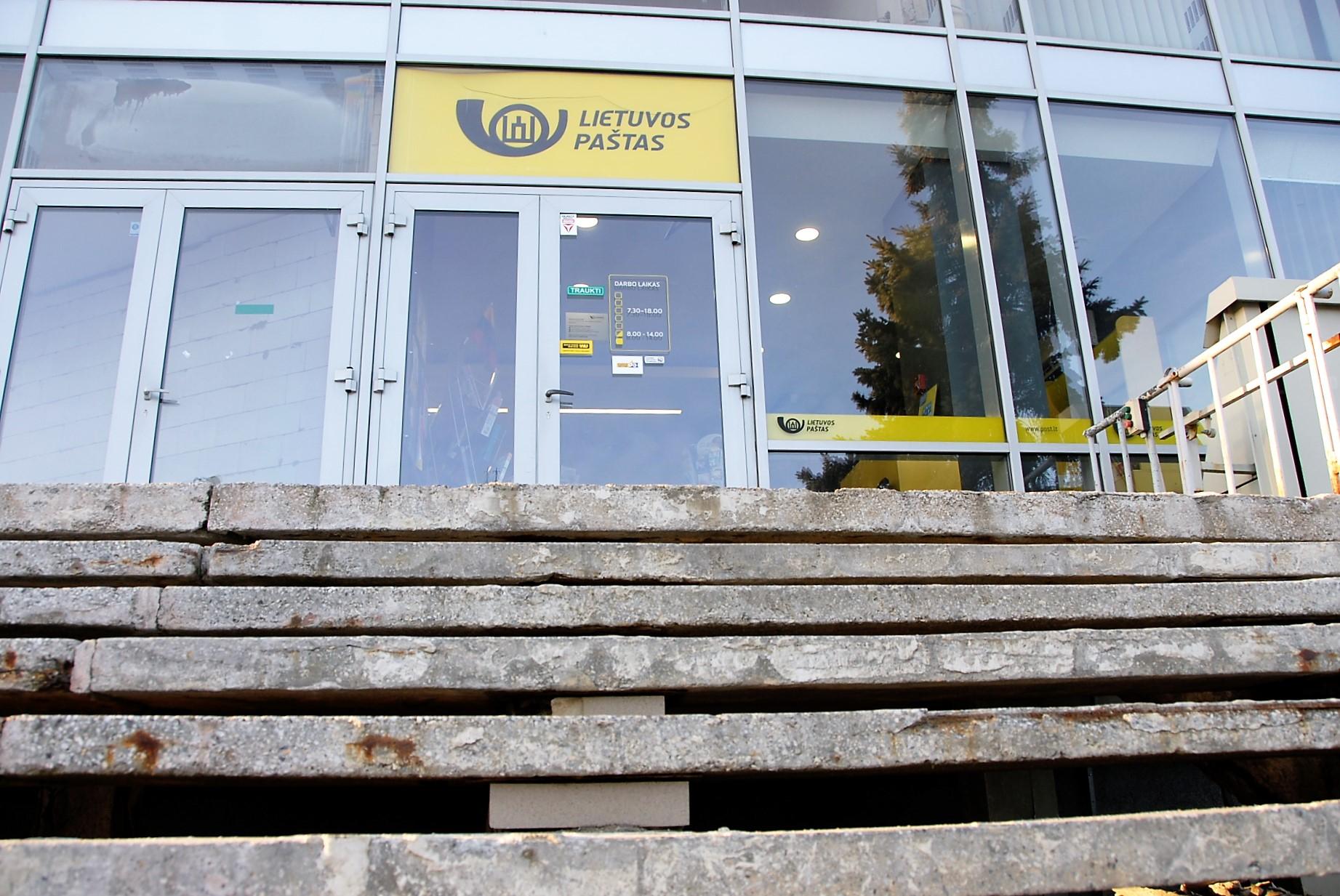 Iš darbo išeina dėl didėjančio krūvio ir mažos algos /