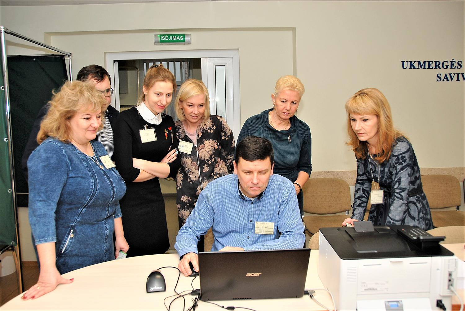 Išankstinis balsavimas prasidėjo / Išankstiniai rinkimai Ukmergės savivaldybėje trečiadienį prasidėjo lygiai 8 val. ryto.  Gedimino Nemunaičio nuotr.