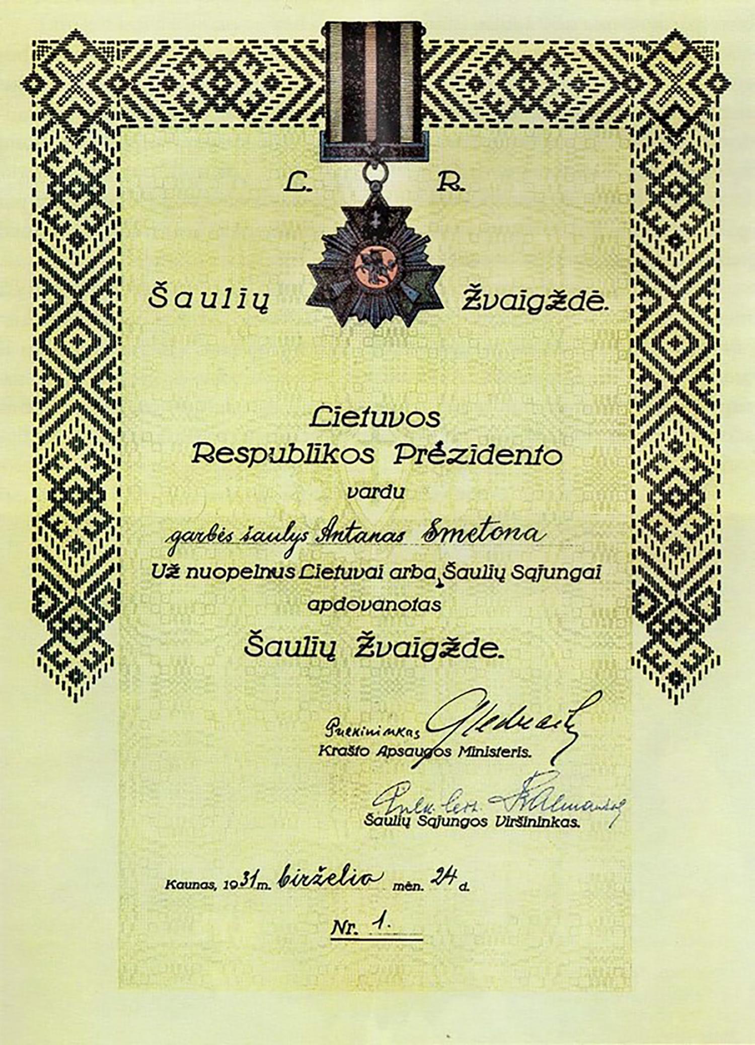 Išeivijos šauliai siūlo pagerbti Prezidentą A. Smetoną / Anksčiau nepublikuotas garbės šaulio apdovanojimas Antanui Smetonai. Iš kolekcininko Viliaus Kavaliausko kolekcijos.   Aidas.us nuotr.