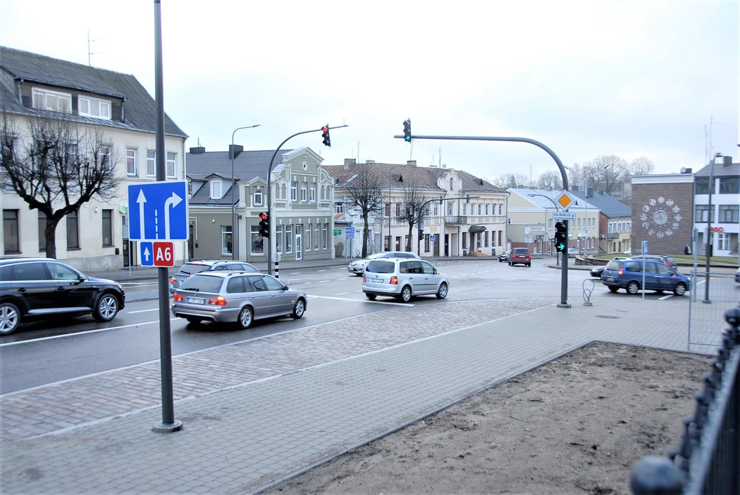 Išmanioji sankryža parą laiko liko be reguliavimo / Neveikiantys šviesoforai – vairuotojų kantrybės išbandymas.  Gedimino Nemunaičio nuotr.