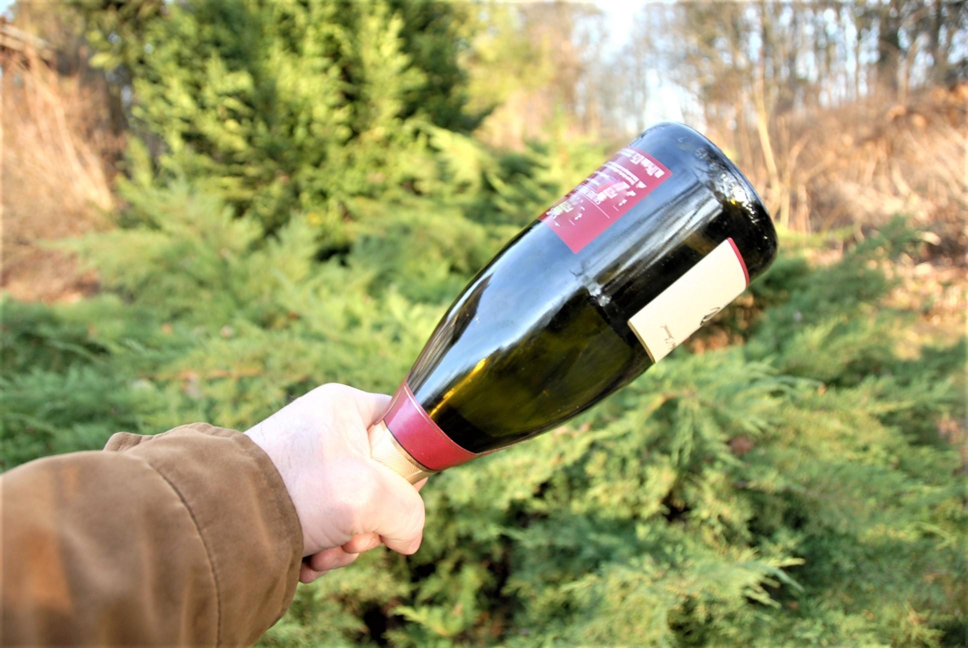 Išpylė degtinę – gavo į pakaušį /