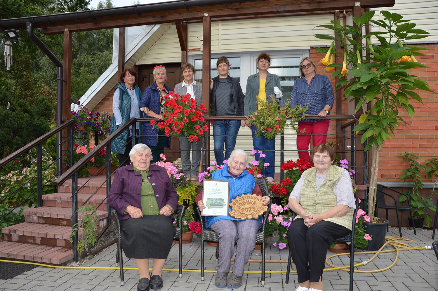 Janinos sodyboje – vasaros žiedai