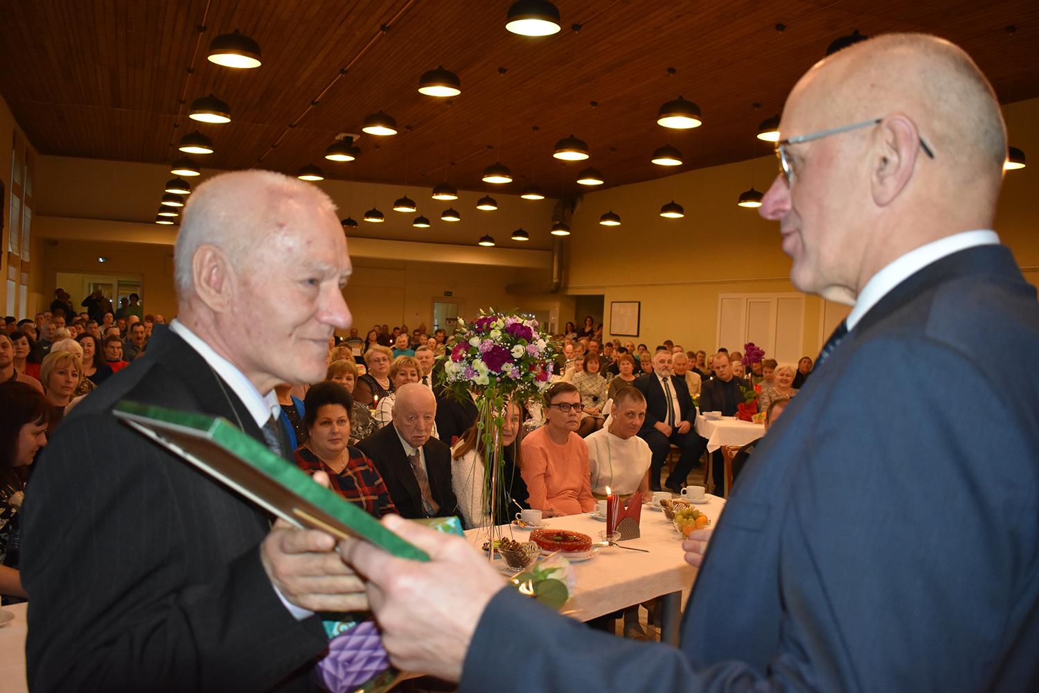 Jasiuliškių namai šventė jubiliejus / Vidos Olšauskienės nuotr. Jasiuliškių socialinės globos namuose – jubiliejų šventė.