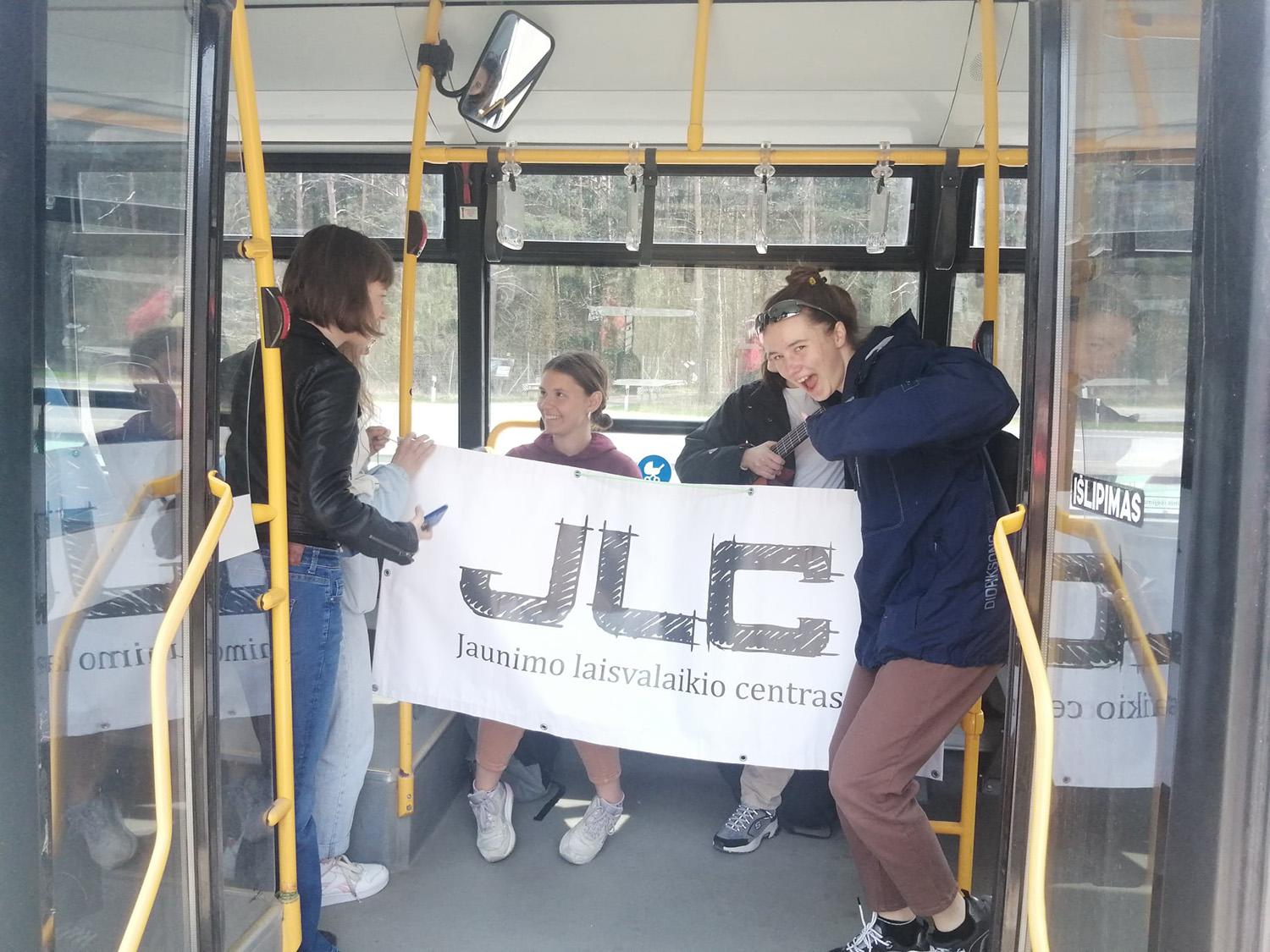 Jaunimo laisvalaikio centre veiklų netrūksta / Jaunimo laisvalaikio centro lankytojai dalyvauja įvairiose veiklose.