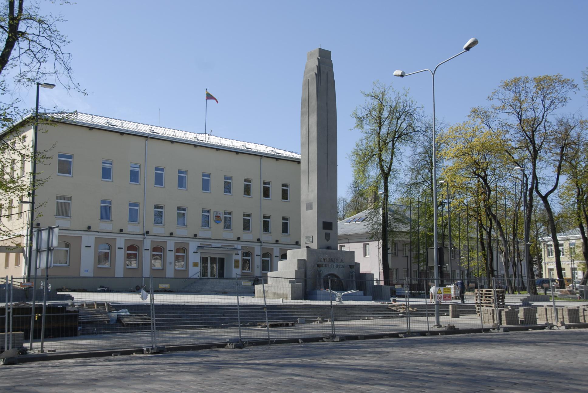 Kai kurie projektai – su kliūtimis /