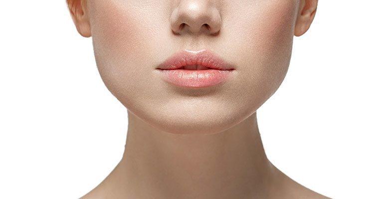 Kaip ir kur atliekamas lūpų putlinimas? /