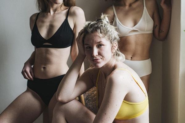 Kaip išsirinkti patogų apatinį trikotažą moterims /