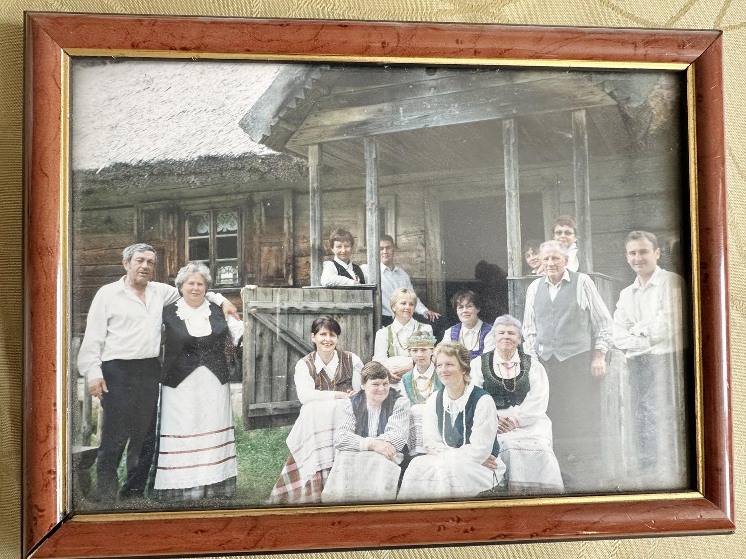 Kaip neturėdami teatro vidiškiečiai laimėjo teatrų apžiūrą „Klėtelė“ /