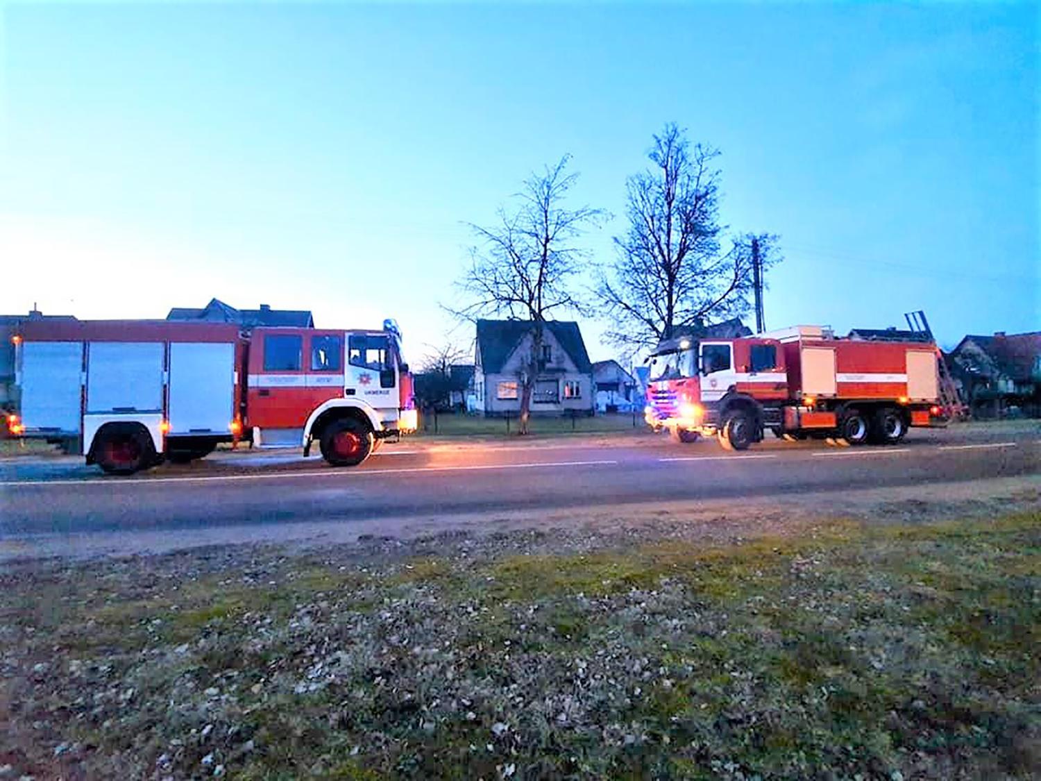 Kaminuose degė suodžiai /