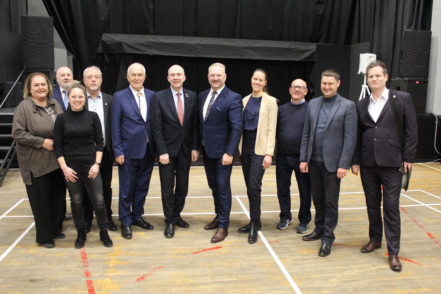 Ketina bendradarbiauti su valsčiumi Lenkijoje / Kelionės dalyvių nuotr. Ukmergės delegacija užmezgė ryšius Lenkijoje.