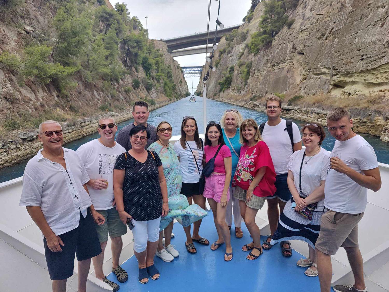 Kolektyvai koncertavo tarptautiniuose festivaliuose / Kolektyvų archyvų nuotr. Ansamblis „Klasika“ garbingai atstovavo Lietuvai Graikijoje.