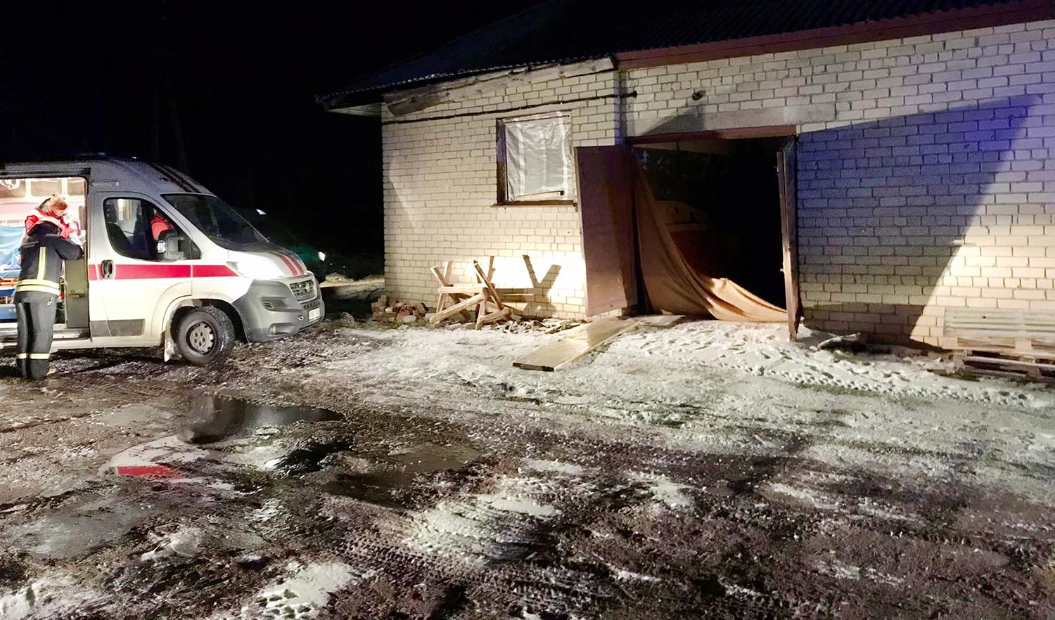 Kraupi tragedija Antakalnio kaime: trys žmonės žuvo / Tiriamos gaisro Antakalnio kaime aplinkybės.  Ukmergės PGT nuotr.