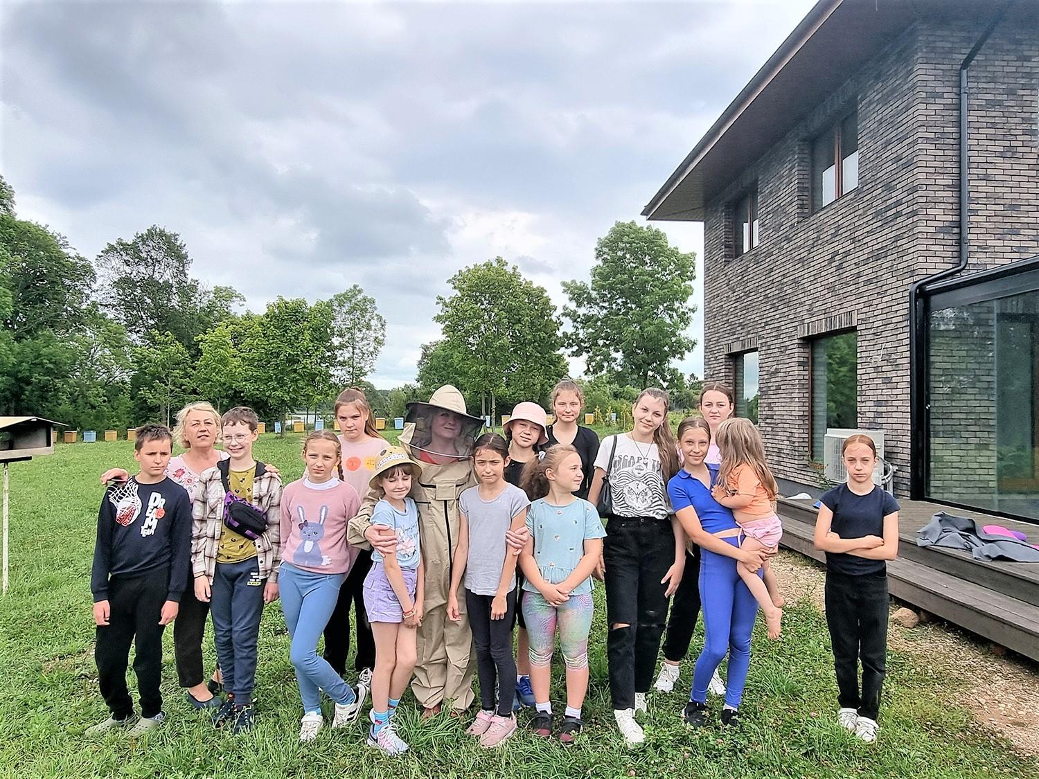 Laiką leido smagiai ir turiningai / Petroniškiai stovyklauja.