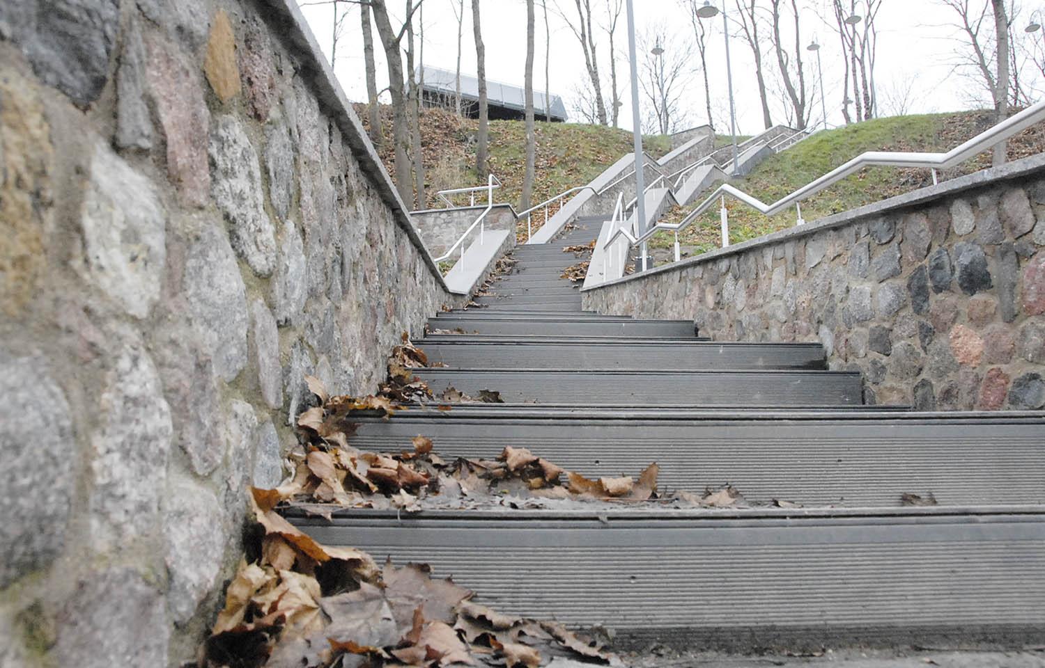 Laiptais turėtų pasirūpinti statybininkai / Kol projektas nebus visiškai baigtas