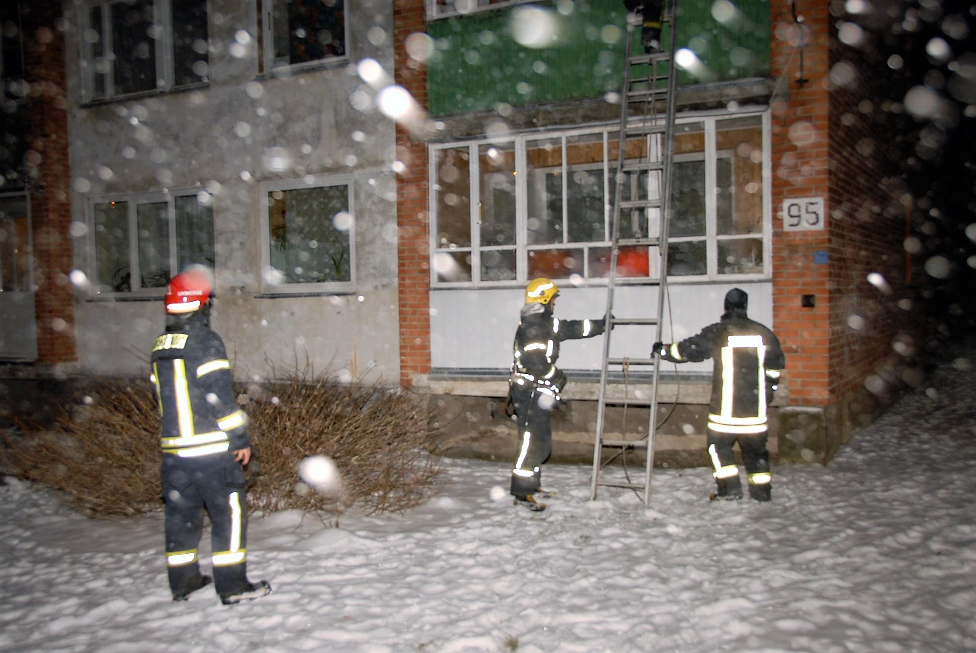 Liepsnojo ir drėgmės surinktuvas /