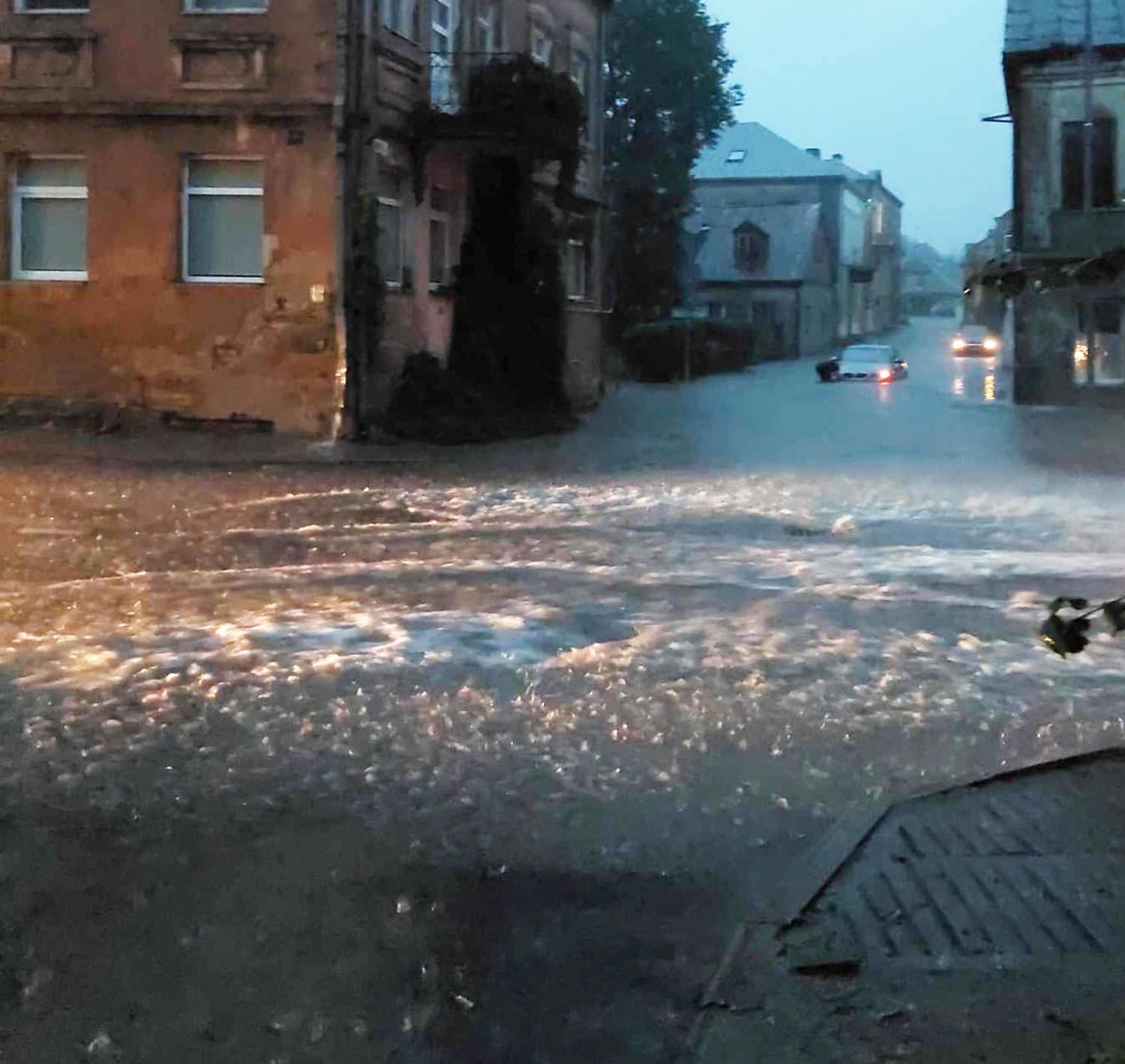 Lietus užliejo gatves