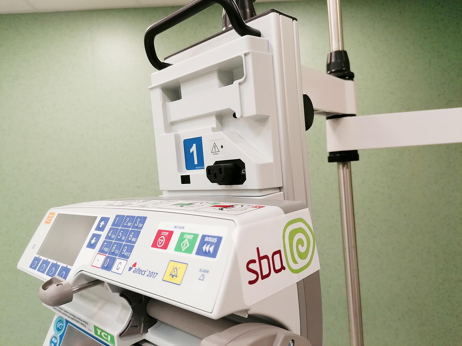 Ligoninei – SBA koncerno įmonių grupės parama / Ukmergės ligoninę pasiekė 5 infuzinės pompos ir 5 deguonies koncentratoriai.  Gintaro Gladkausko nuotr.