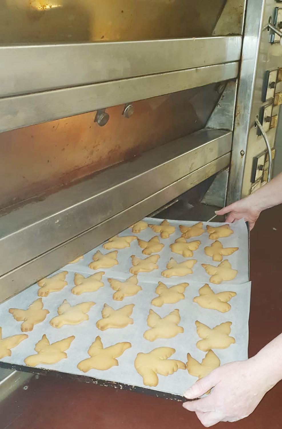 Meduolinių balandžių pritrūko / Ateityje meduolinius balandžius Ukmergėje planuojama kepti ne tik miesto gimtadieniui