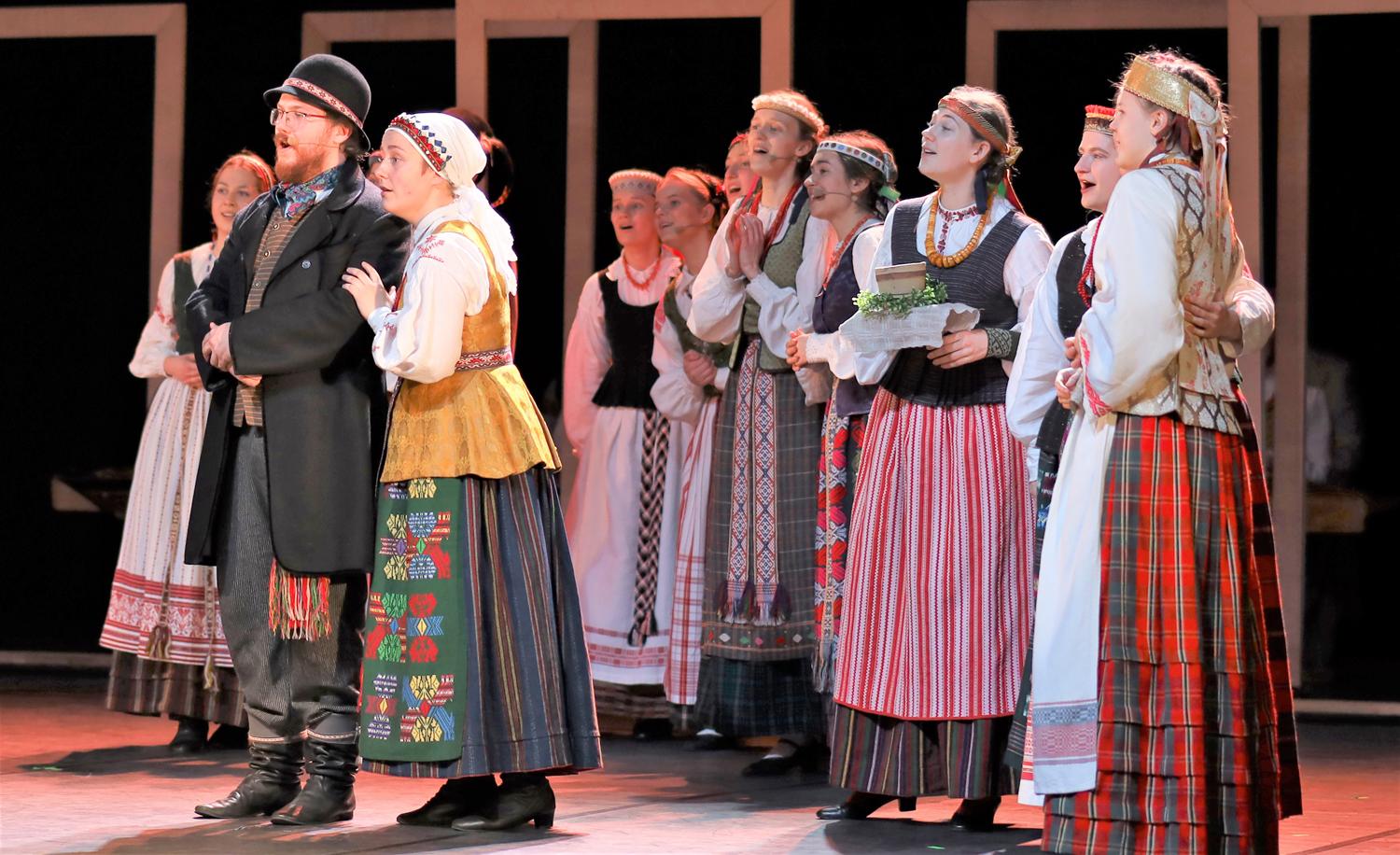 Meilės įkvėptos dainos suvienijo dešimtis bendruomenių /