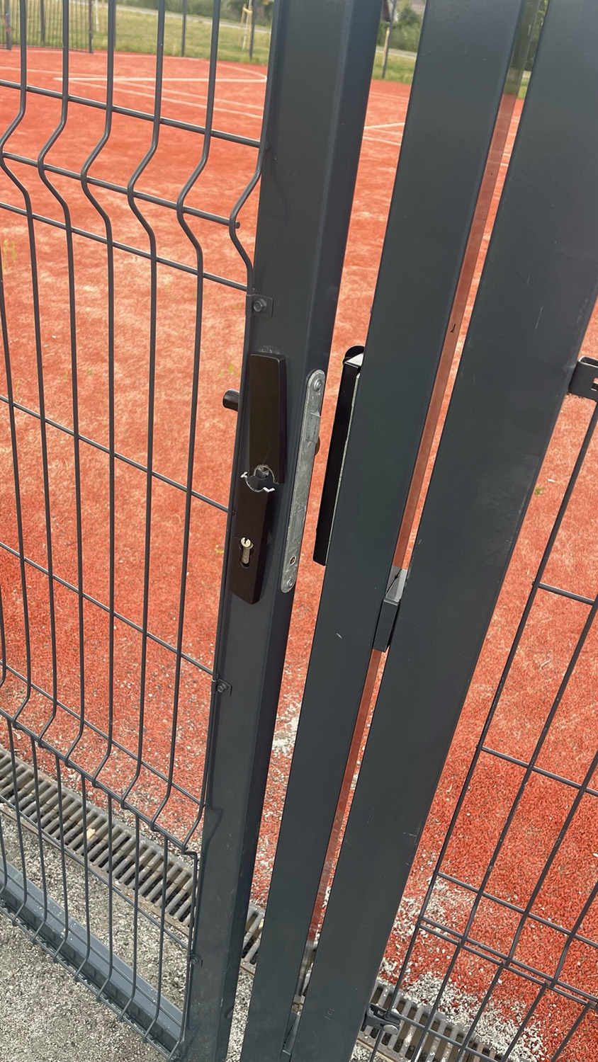 o kelių žmonių pastangų.