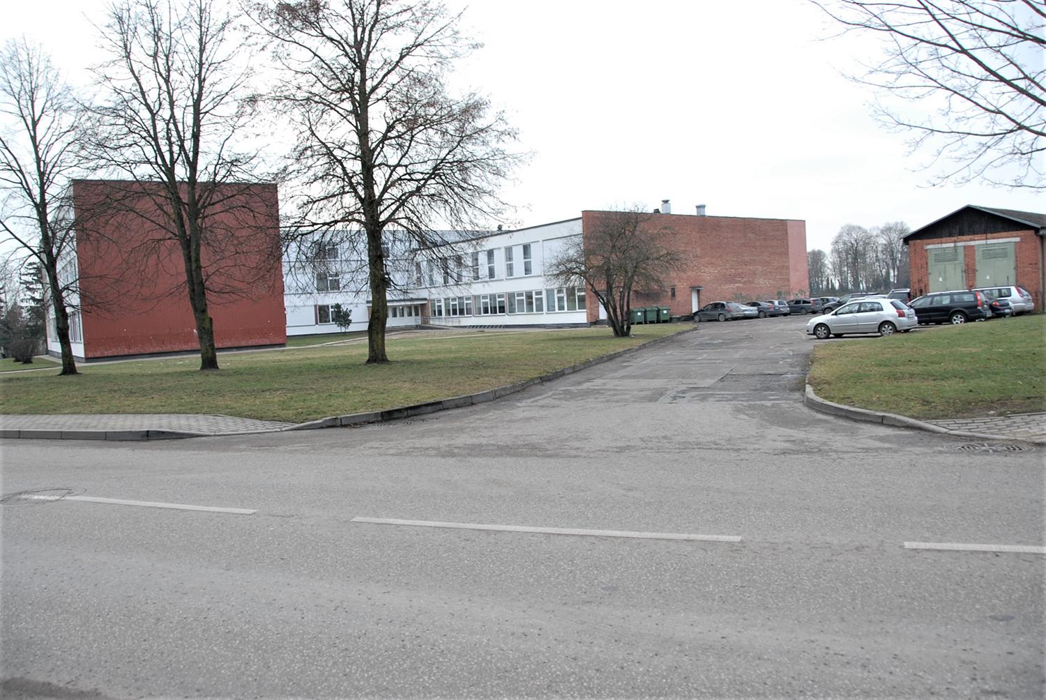 Mieste padaugės eismo ženklų / Gedimino Nemunaičio nuotr. Eismo pokyčių bus prie Dukstynos pagrindinės mokyklos.