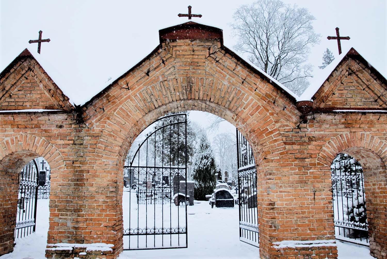 Mirčių padaugėjo dvigubai / Epidemijos pasekmės – vis daugiau kelionių į amžinojo poilsio vietą.   Gedimino Nemunaičio nuotr.