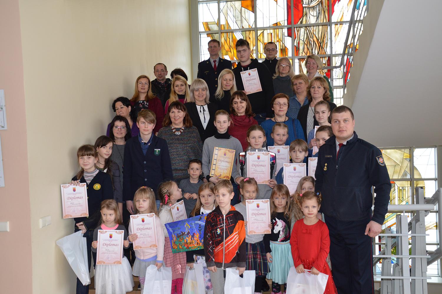 Mokinius apdovanojo ugniagesiai / Konkurse kasmet dalyvauja didelis būrys moksleivių ir darželinukų.