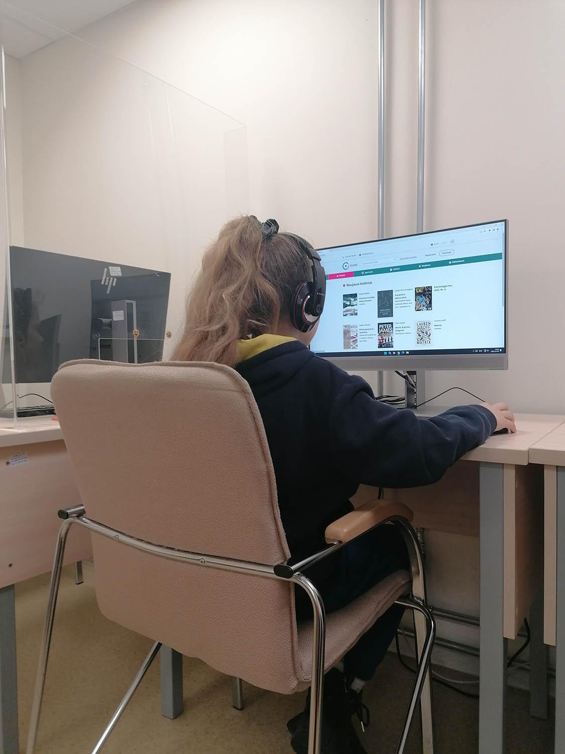 Mūsų galios skirtingos – pažintis su skaitančiais kitaip per edukacines programas mokiniams / LAB edukacinės programos sulaukia ir moksleivių dėmesio.