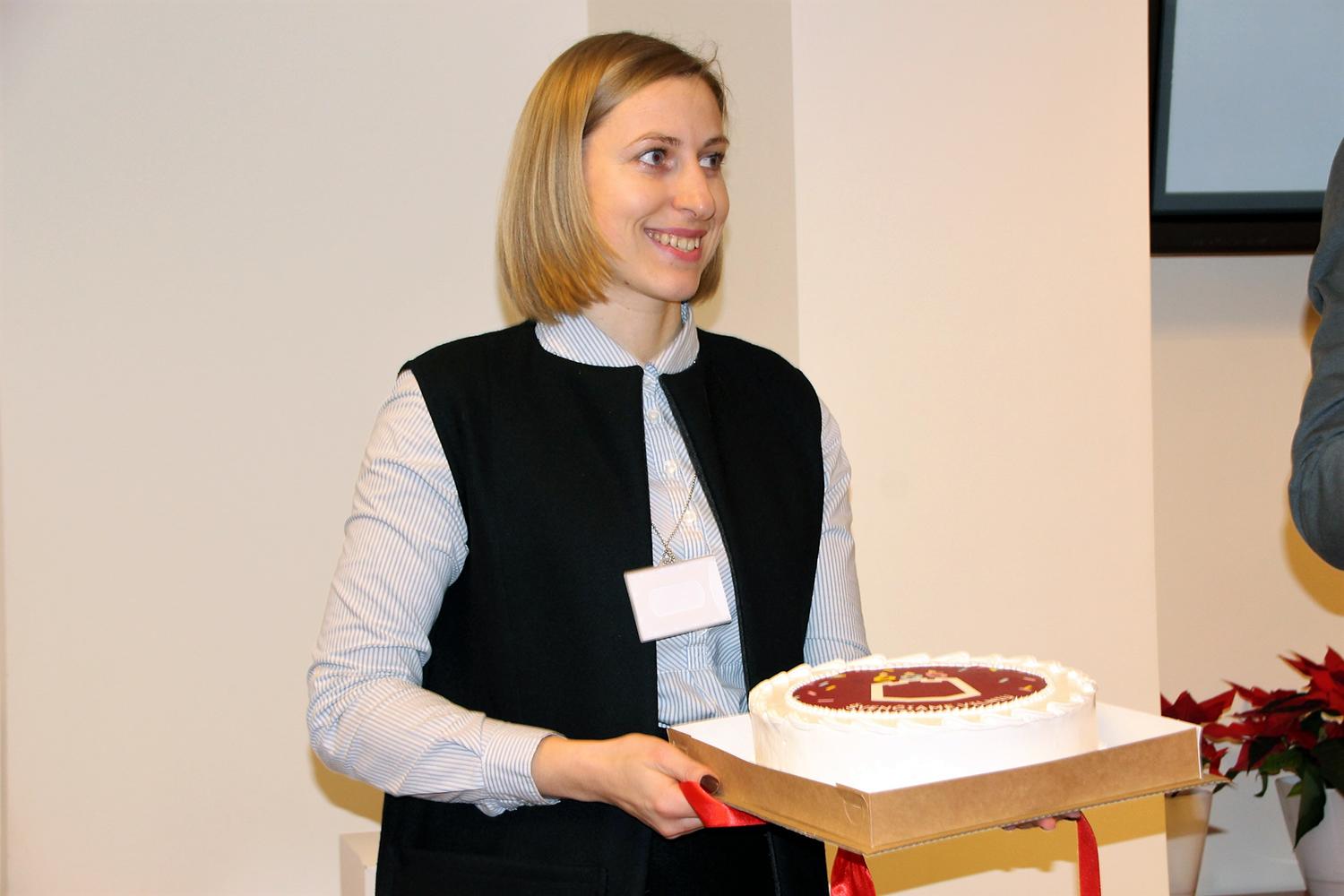 Nagrinėjo klausimus ir suvalgė tortą /