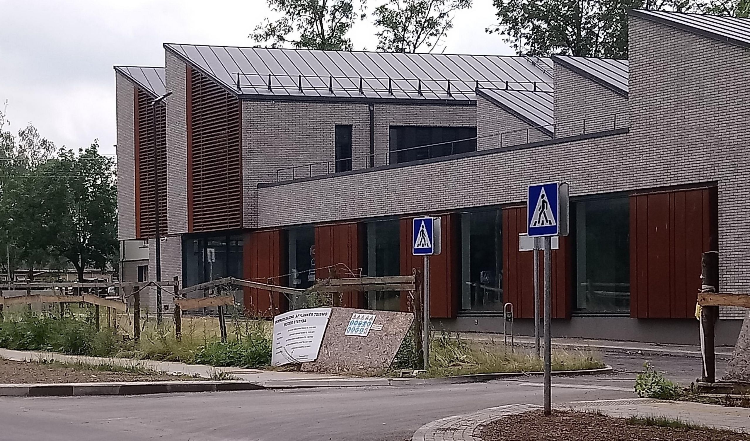 Naujasis teismo pastatas įstrigo /