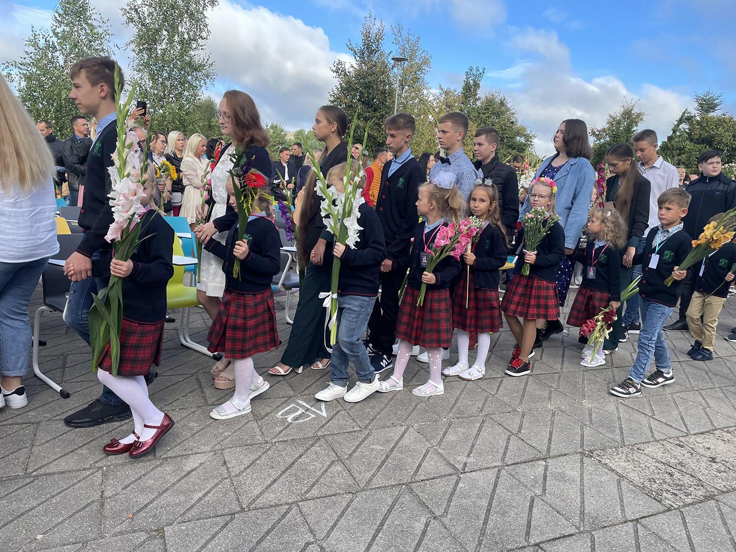 Nauji mokslo metai – su naujovėmis / Mokiniai vėl susirinko į mokyklas.