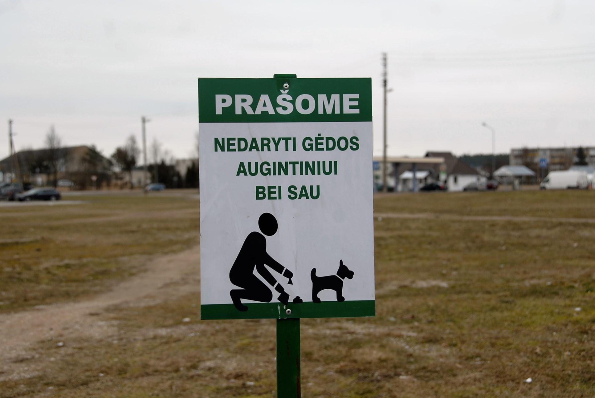 Nesurenkate savo šunų „kakučių“ – galite sulaukti baudos /