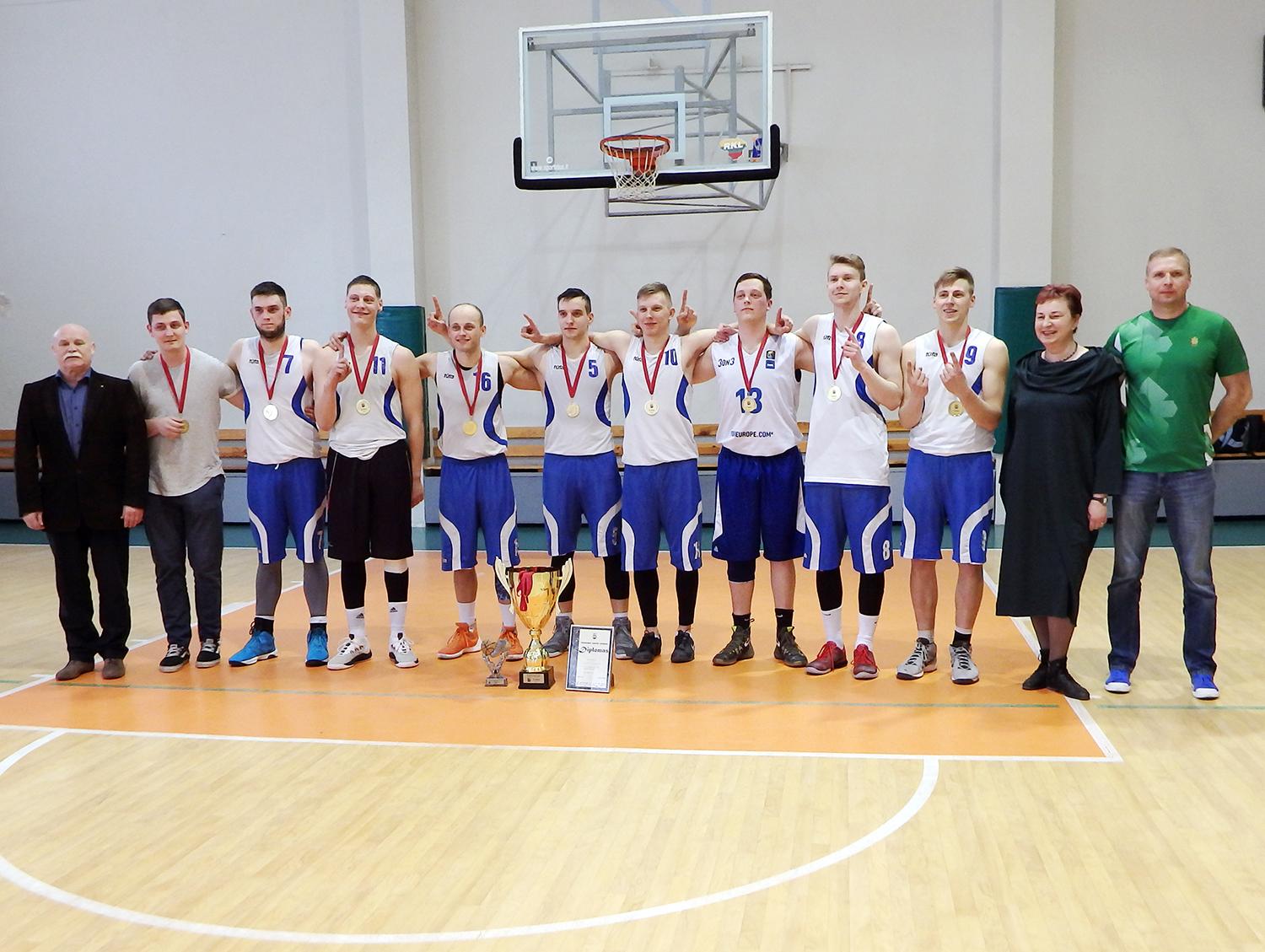 Nugalėjo „Devynetai“ /