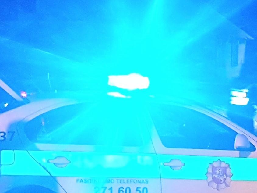 Nuo policijos bandė pasprukti girtas vairuotojas /