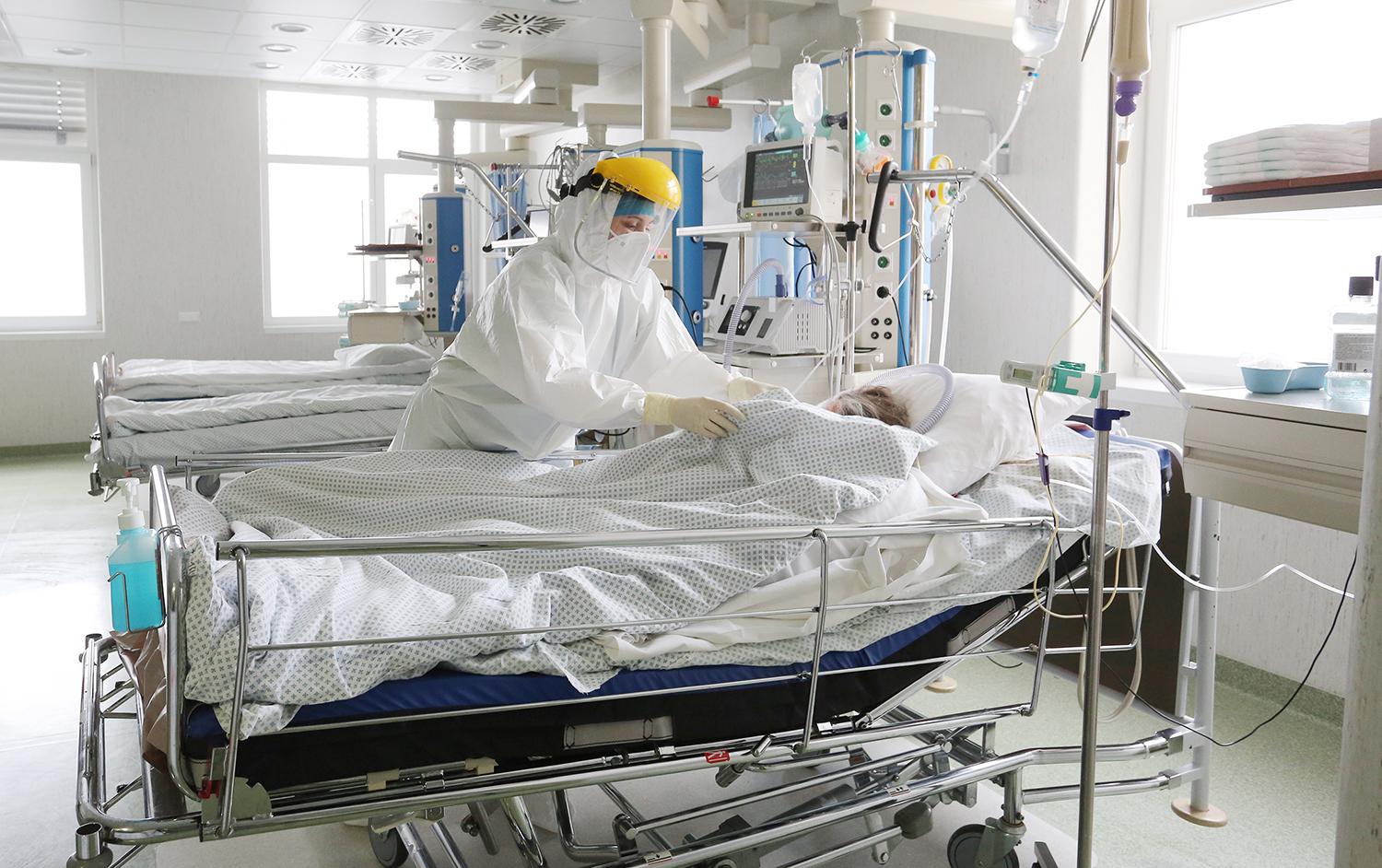 Pacientai užpildė ligoninės palatas / Ukmergės ligoninės „kovidinis“ skyrius.  Dainiaus Vyto nuotr.