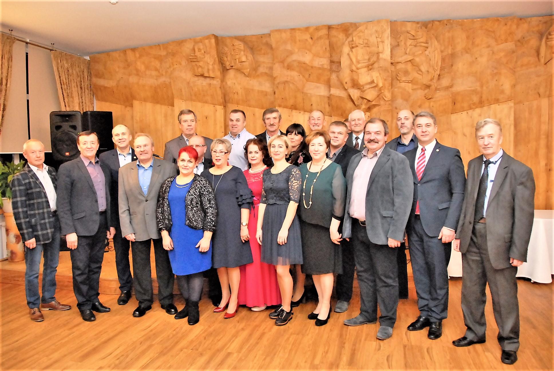 Paminėjo profsąjungų dieną / Gedimino Nemunaičio nuotr.  Aktyviausi įmonių ir organizacijų profesinių sąjungų vadovai ir svečiai.