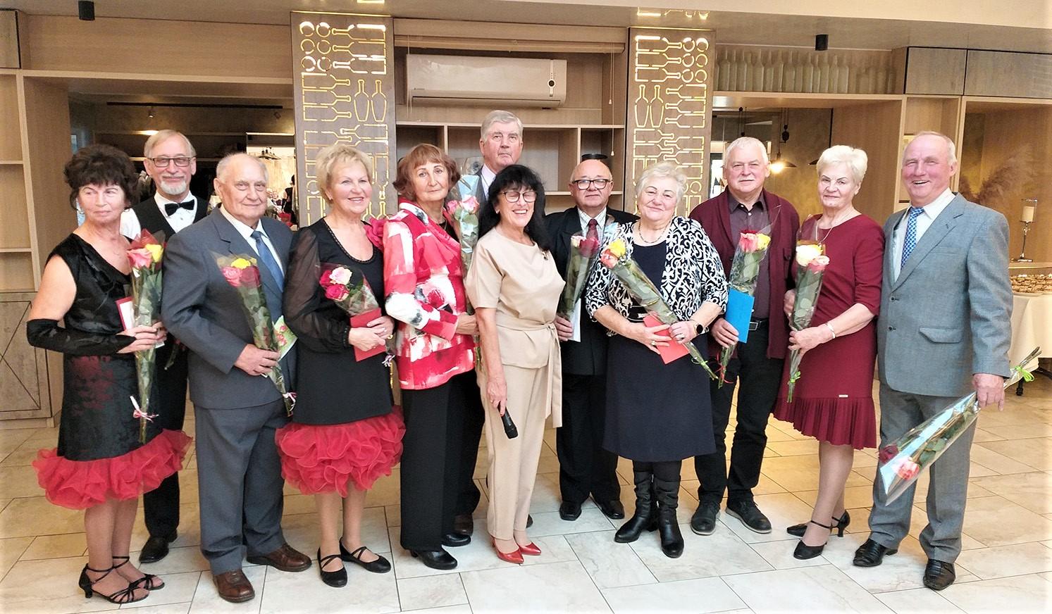 Paminėjo Senjorų dieną / Šventiškai nusiteikę senjorai paminėjo Tarptautinę pagyvenusių žmonių dieną.   Viktoro Petrunin nuotr.