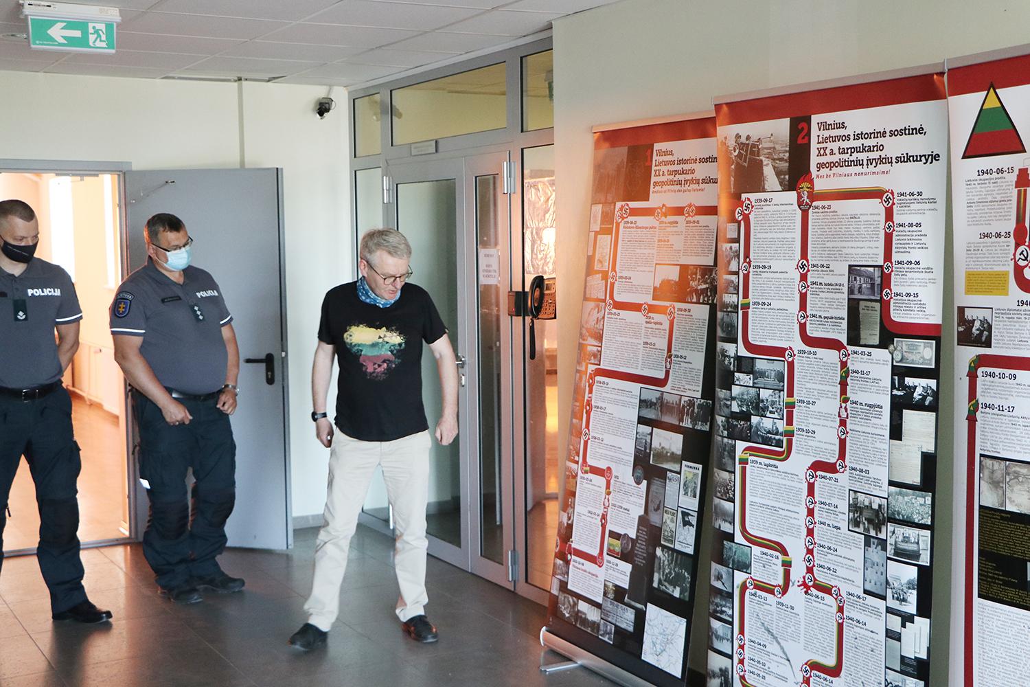 Parodoje – žvilgsnis į istorinius įvykius /