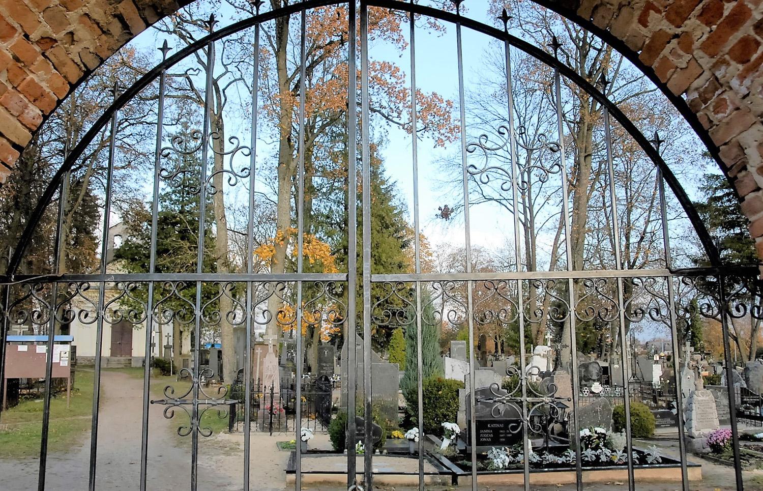 Pelenų barstymo laukai. Ar esame tam pasiruošę? / Senosios Ukmergės kapinės Vaižganto gatvėje.  Gedimino Nemunaičio nuotr.